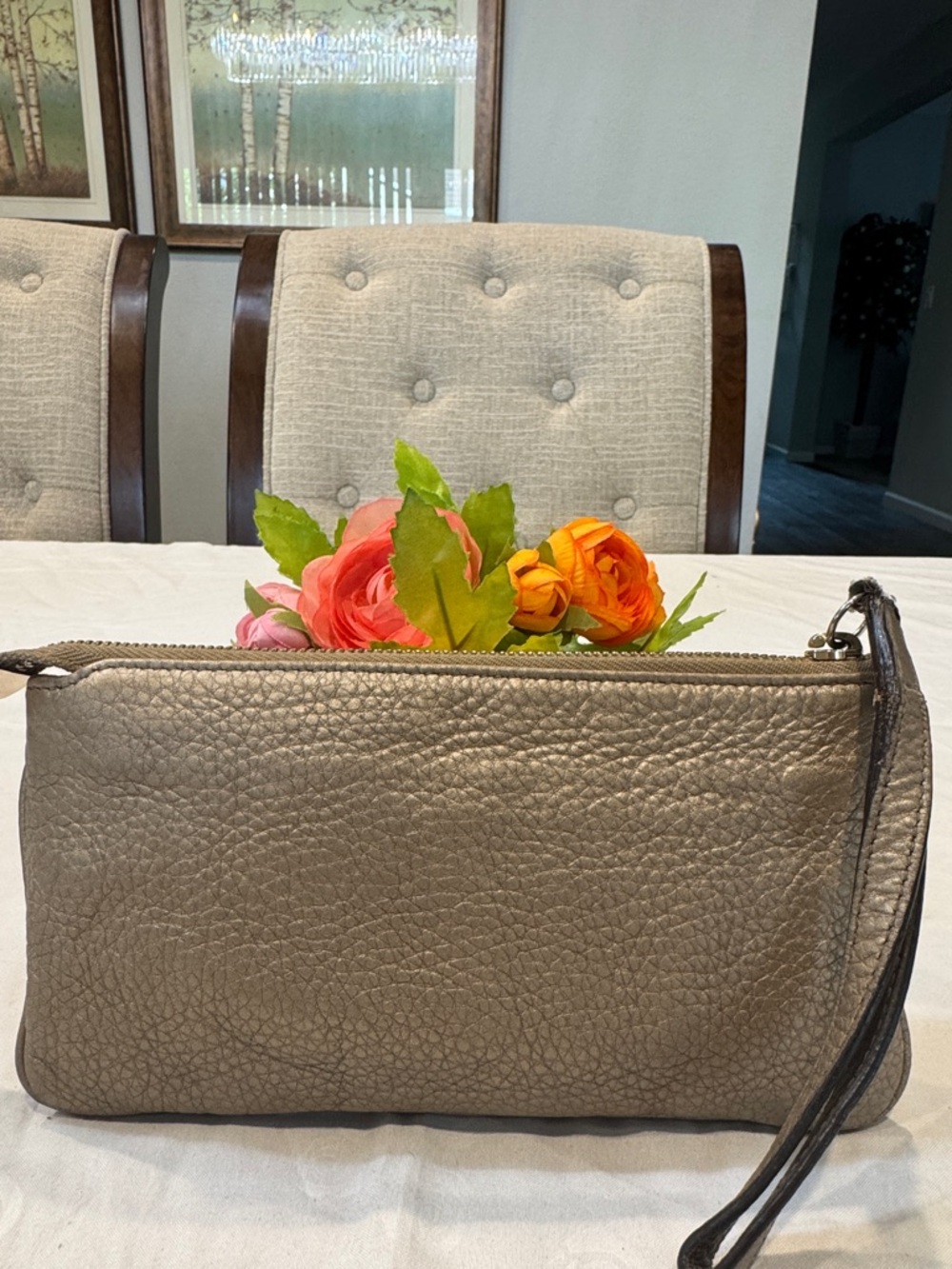 Authentic Gucci Metallic Pewter Leather Wristlet Clutch - Picture 3 of 14